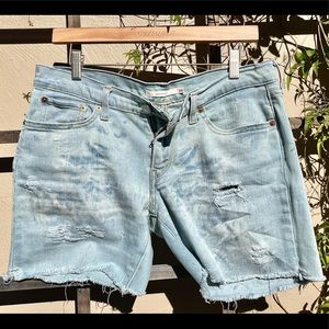 Levi’s BOYFRIEND Cut-Offs, Sz.28, mid-high rise inseam, heavy fade/distressed!